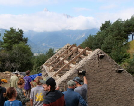 Image programmation Ciné-débat 》CABANES LIBRES